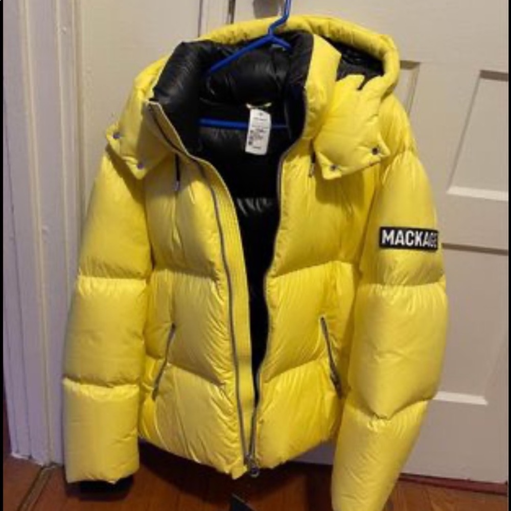 Brand new Authentic mens mackage